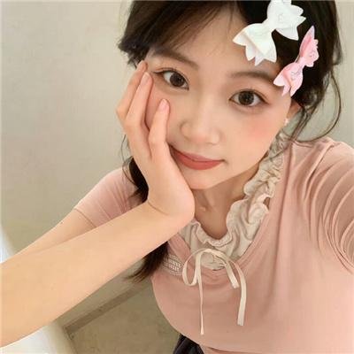 年轻女孩爱过来